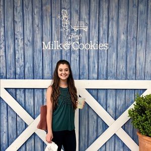 Meet your Posher, Danielle
